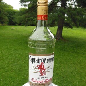 Captain Morgan empty liquor bottle 1 liter bottle with lid NO contents